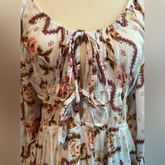 ASOS Design 70s Boho Pink and White Floral Bell Sleeve Ruffle Mini Dress - Picture 6 of 9